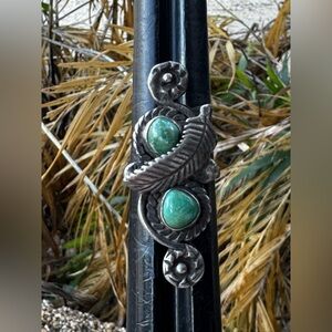 Vintage Native American Sterling Silver Ring with Turquoise